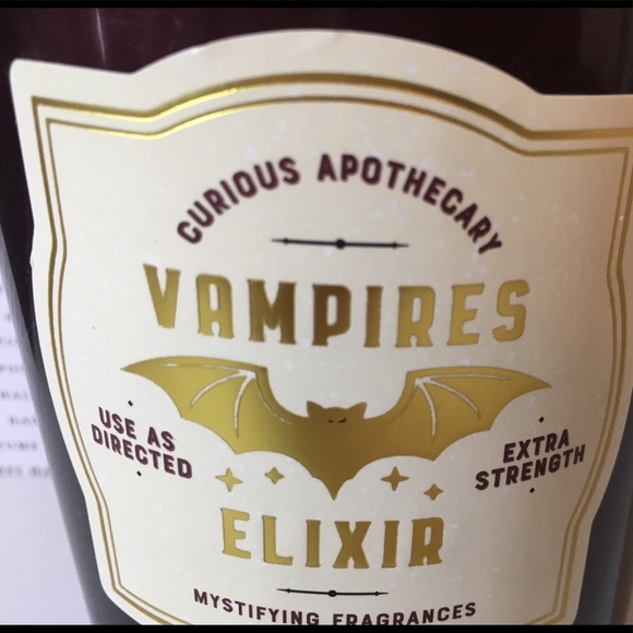Halloween Vampires Elixir Apothecary Candle 2 Wick - Picture 2 of 7